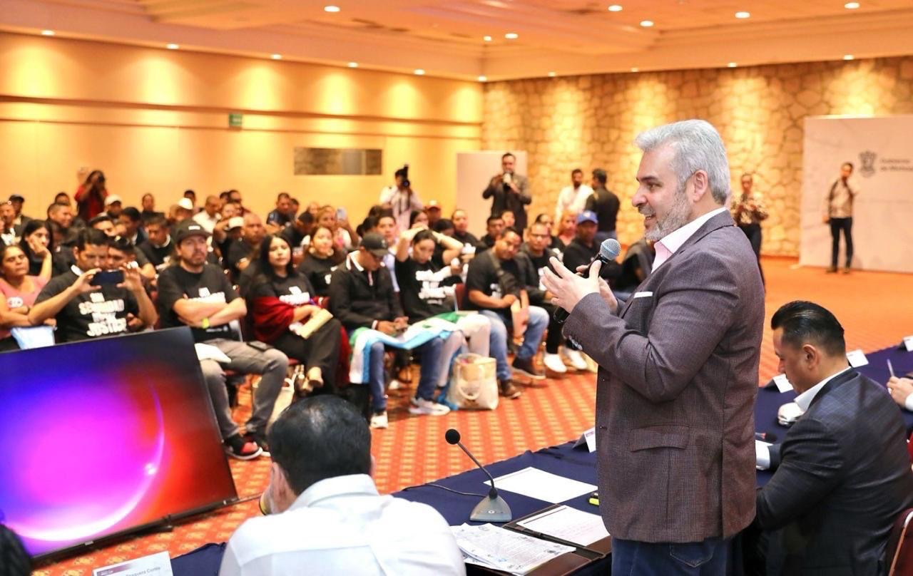 Garantiza Bedolla seguro de vida para rondas comunitarias certificadas de autogobiernos