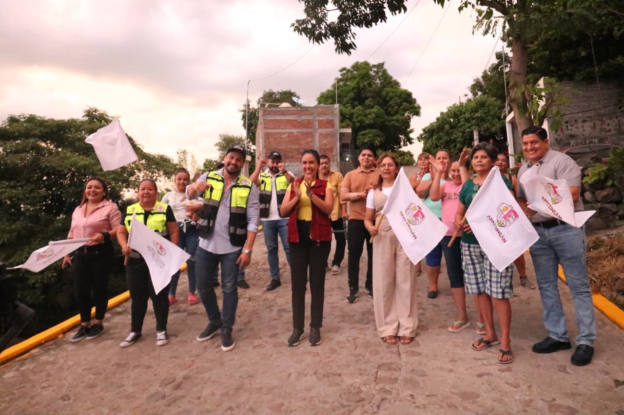 Fanny Arreola transforma la colonia Satélite con nueva infraestructura vial.