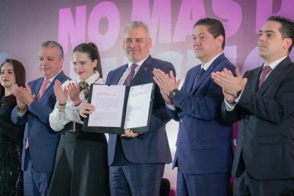 Michoacán prohibirá que futuros gobiernos pidan préstamos que tus hijos y nietos tengan que pagar: Bedolla